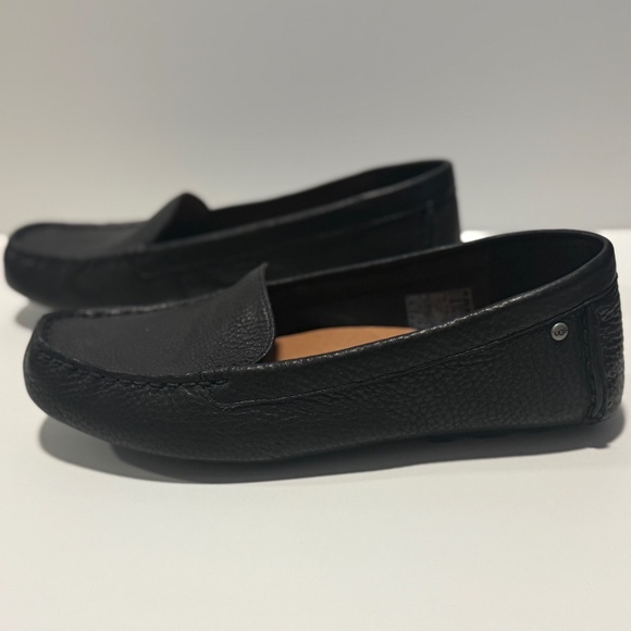 UGG Flores - Picture 1 of 4